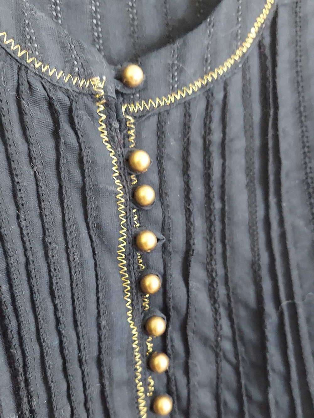 Gloria Vanderbilt Top, Size M, Cotton, Black, Open weave, Gold Buttons - Picture 3 of 10